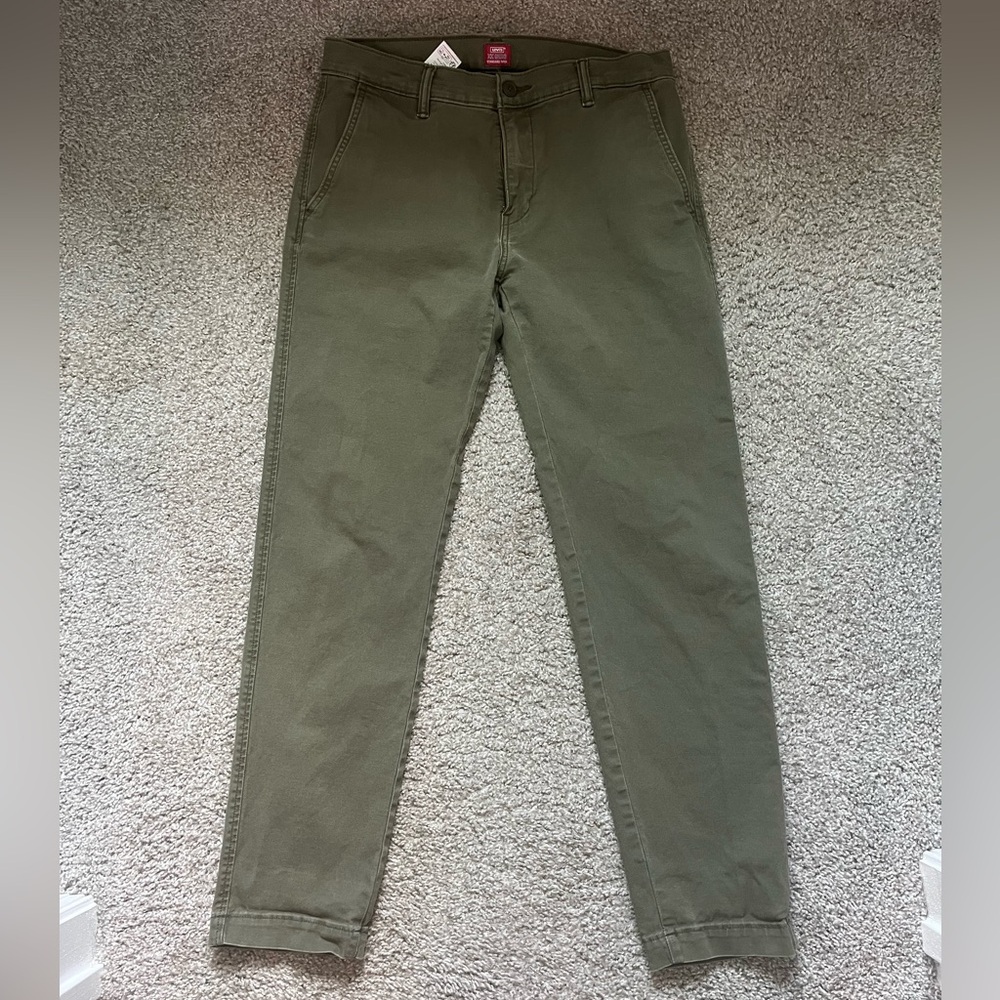 Levi’s Chinos